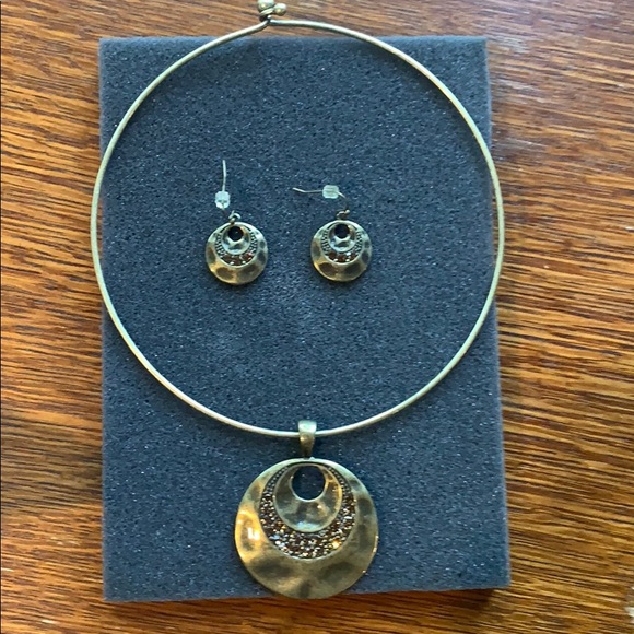 Lia Sophia necklace and earrings - Picture 1 of 4